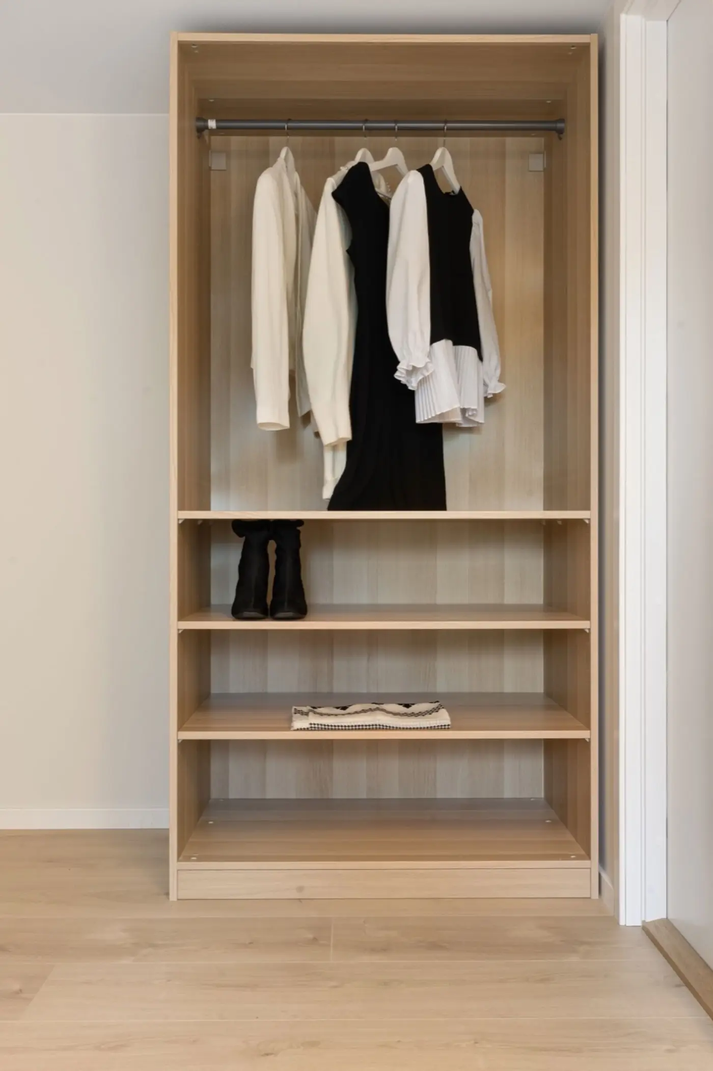 Made-to-measure dressing room
